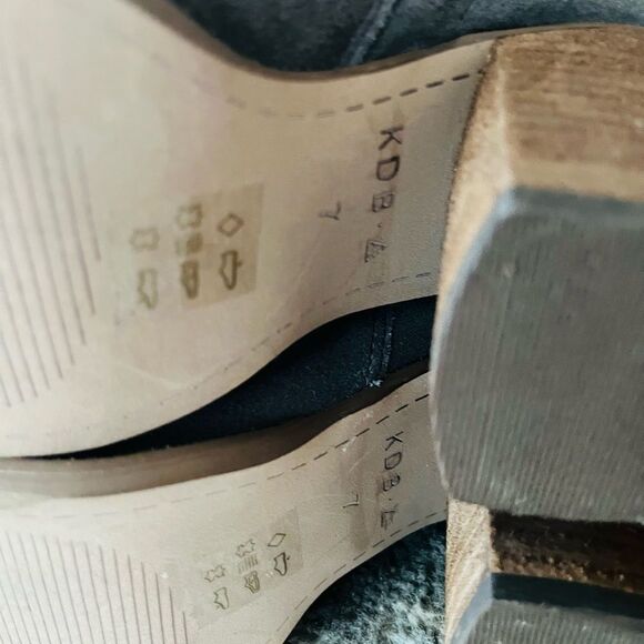 Kelsi Dagger Logan Graphite Suede Over The Knee Boot size 7. - Picture 9 of 11